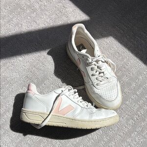 Veja Women's White and Pink Sneakers